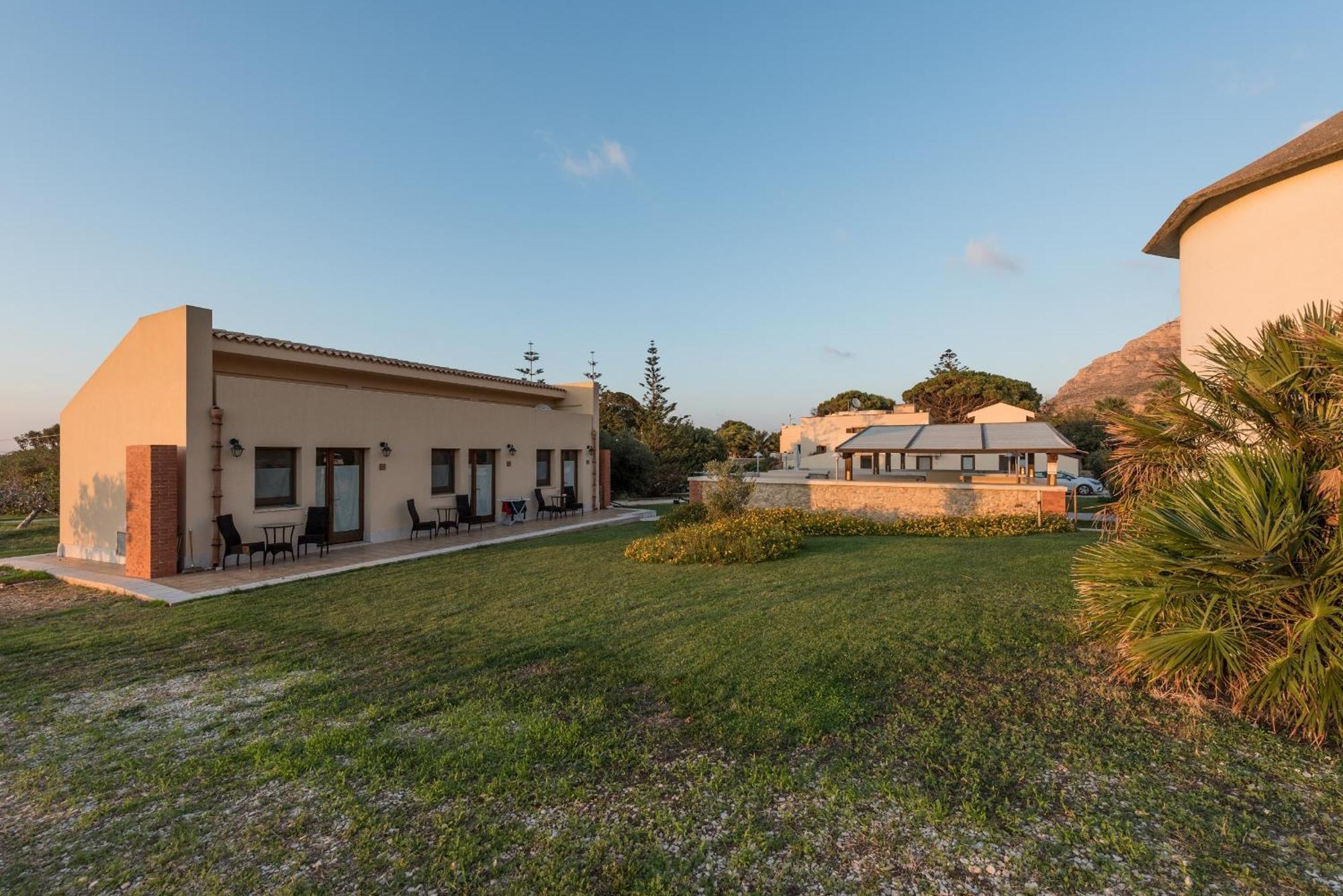 Azienda Agrituristica Tenuta Pizzolungo Erice Exterior foto