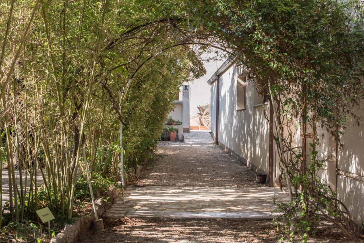 Azienda Agrituristica Tenuta Pizzolungo Erice Exterior foto